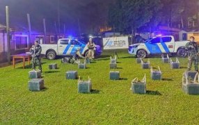 Misiones: Prefectura Naval Argentina secuestró un cargamento de marihuana, hay dos detenidos