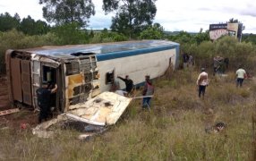 Misiones: Despistó un colectivo sobre la Ruta Nacional N° 14 en cercanías del Municipio de San José