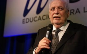 Piden la indagatoria de Ginés González García y otros funcionarios por el Vacunatorio VIP