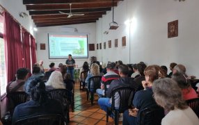 Apóstoles: Se realizó una capacitación en producción hortícola y abonos orgánicos, con entrega de semillas a los presentes