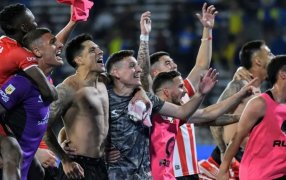 Estudiantes de La Plata no se rindió, sacó a Boca Juniors por penales y es finalista de la Copa Liga Profesional de Fútbol