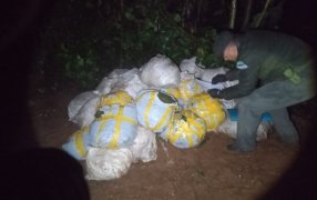 Más de media tonelada de marihuana fue secuestrada en el Municipio misionero de Puerto Piray: Bolsas plásticas y de arpillera que contenían el estupefaciente se encontraban acopiadas a la vera de un camino