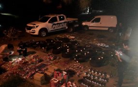 Misiones: En una persecución interceptaron un vehículo con gran cantidad de mercadería de contrabando en El Alcázar