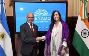 En el Senado: La Vicepresidente, Victoria Villarruel se reunió con el Embajador de la India en Argentina