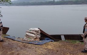 Misiones: Secuestran cerca de diez toneladas de soja que iban a ser exportadas de manera ilegal, la mercadería, sin aval aduanero, pretendía ser cruzada por agua hacia el Brasil