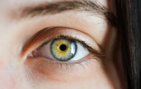 Es ambulatoria: En qué consiste la blefaroplastia, la cirugía estética de ojos más elegida