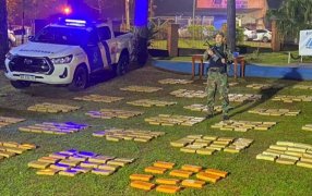 Prefectura Naval Argentina secuestró un cargamento de 400 kilos de marihuana en Misiones