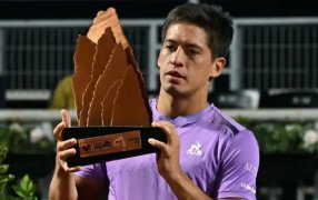 Tenis: El argentino Sebastián Báez se consagró campeón del ATP de Santiago de Chile y se metió en el Top 20 del mundo