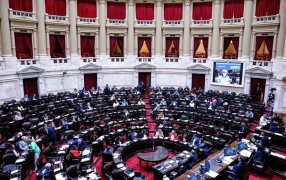 El oficialismo logró aprobar el Presupuesto 2023, pero no podría avanzar con Ganancias a Jueces y retenciones, además la sesión continúa con la votación en particular