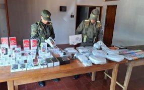 Gendarmería Nacional interceptó vehículo transportando importante cantidad de telefonía móvil de contrabando