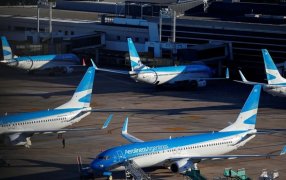 Argentina es el país latinoamericano que aplica más impuestos sobre los pasajes aéreos