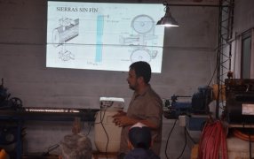 Apóstoles: Se realizó la primera clase de capacitación teórico/práctico de afilado para trabajadores de aserraderos, con la participación de veinte operarios