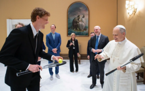 Tras vencer a Francisco Cerúndolo, Jannik Sinner conoció al Papa León XIV