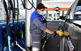 Golpe al bolsillo: YPF sube el precio de sus combustibles un 4%, ¿cómo quedarán los precios en la Ciudad Autónoma de Buenos Aires