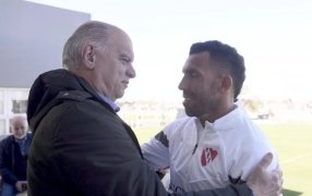 Los dirigentes de Independiente se reunirán con el representante de Carlos Tevez para cerrar la renovación de contrato