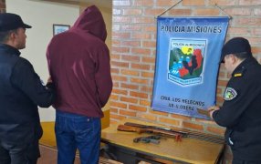 Le disparó al perro del vecino y tenía un arsenal ilegal: La Policía de Misiones lo detuvo en la localidad de Los Helechos