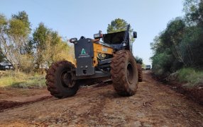 Apóstoles: Continúan los arreglos de caminos rurales, es fundamental mantener en buen estado de estas arterias tan importantes para el productor