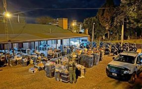 Gendarmería Nacional secuestró 1.784 neumáticos de origen extranjero y 308 cigarrillos electrónicos que contenían aditivos el principio activo de la marihuana
