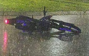 Apóstoles: Dos jóvenes perdieron la vida cuando una motocicleta despistó e impactó contra una columna del alumbrado público