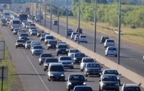 Con intenso movimiento, sigue el éxodo turístico por el fin de semana largo de Navidad, continúa a buen ritmo en el país