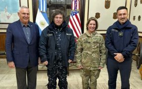 Viajó junto a reducida comitiva: El Presidente Javier Milei se reunió en Ushuaia con la Jefa del Comando Sur de Estados Unidos Laura Richardson, "la soberanía no se defiende con aislacionismo"