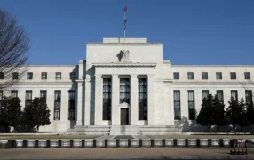 Reserva Federal de Estados Unidos anuncia recorte drástico de las tasas de interés