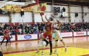 Liga Federal de Básquetbol: El Club Tokio ganó a Bochas de Colonia Caroya de Córdoba y el equipo posadeño se instaló en las finales interconferencia de la Liga