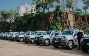 Misiones: Entregaron móviles policiales, la misma se realizó en La Cascada de la Costanera de Posadas