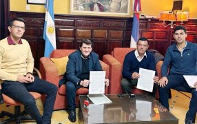 Misiones: El Ministro Adolfo Safrán y los Intendentes de; Puerto Rico, Fracrán, Puerto Piray y Puerto Libertad firmaron convenios para potenciar los "Programas Ahora" en esos Municipios