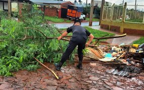 La Policía de Misiones lleva a cabo tareas conjuntas de asistencia por las inclemencias climáticas
