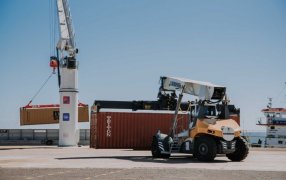 Misiones: Partió el primer convoy de barcazas del Puerto de Posadas, que vuelve a estar operativo tras 45 años sin actividad comercial