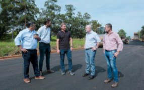 Programa Pavimento Urbano: La Dirección Provincial de Vialidad y el Municipio de Aristóbulo del Valle, asfaltan Colectora de la Ruta Nacional N° 14