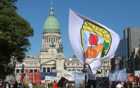 Paro nacional: Miles de manifestantes marchan hacia el Congreso