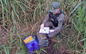 Gendarmes hallaron marihuana en bidones de combustible