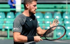 Tenis: El argentino Federico Gómez, afuera de Chengdú en octavos de final frente al kazajo Aleksandr Bublik, tras caer en sets seguidos