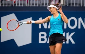 Tenis: La argentina Nadia Podoroska eliminada del WTA 1000 de Toronto, luchó hasta el final pero cayó por 6-4 y 7-6 contra la checa Karolina Pliskova