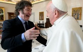El Papa Francisco y el Presidente Javier Milei se reunieron a solas por más de una hora en el Vaticano, inaugurando una nueva etapa en la relación entre ambos