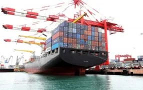 Saldo mensual récord: Superávit comercial saltó a 2.656 millones de dólares en Mayo por derrumbe de importaciones y mejora en exportaciones