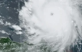 El huracán Beryl se fortalece a huracán categoría 5 en el Atlántico