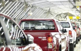 Triple turno en Zárate: Desde hoy, Toyota empieza a producir las 24 horas por fuerte demanda de pickups