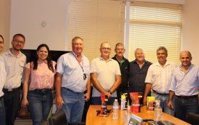 Jornada de integración de la Federación Internacional de Productores con recorrido por plantaciones, secadero y molino