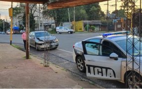 Una mujer resultó lesionada en un siniestro vial en la intersección de las avenidas; López y Planes y Santa Catalina, en la ciudad misionera de de Posadas