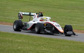 Fórmula 3: Fin de semana agridulce en Silverstone, para el piloto de Campos Racing Mari Boya