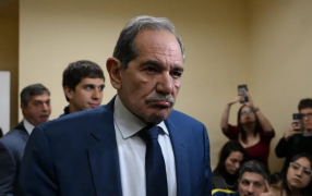 Condenaron a José Alperovich a 16 años de prisión por abuso sexual a su sobrina y quedará detenido