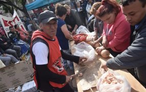 En el primer semestre del año la pobreza llegó al 36,5% de la población y afectó a 17,3 millones de argentinos