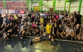 Actividad deportiva apostoleña:  la Escuela de Vóley Municipal cuenta actualmente con 172 alumnos en las distintas categoría