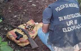 Hallaron y secuestraron armas con equipos de comunicación utilizados por delincuentes