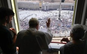 El Papa Francisco invitó a limitar las emisiones contaminantes