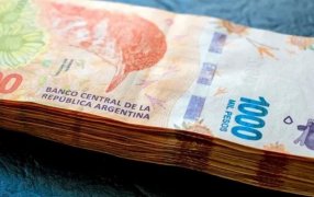 Dato del INDEC: Los salarios subieron 5,7% en Abril y perdieron frente a la inflación por tercera vez en el año