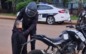 Patrulla Motorizada de la Policía de Misiones, en la ciudad de Oberá encontró a un niño de siete años extraviado y lo restituyó sano y salvo a su madre